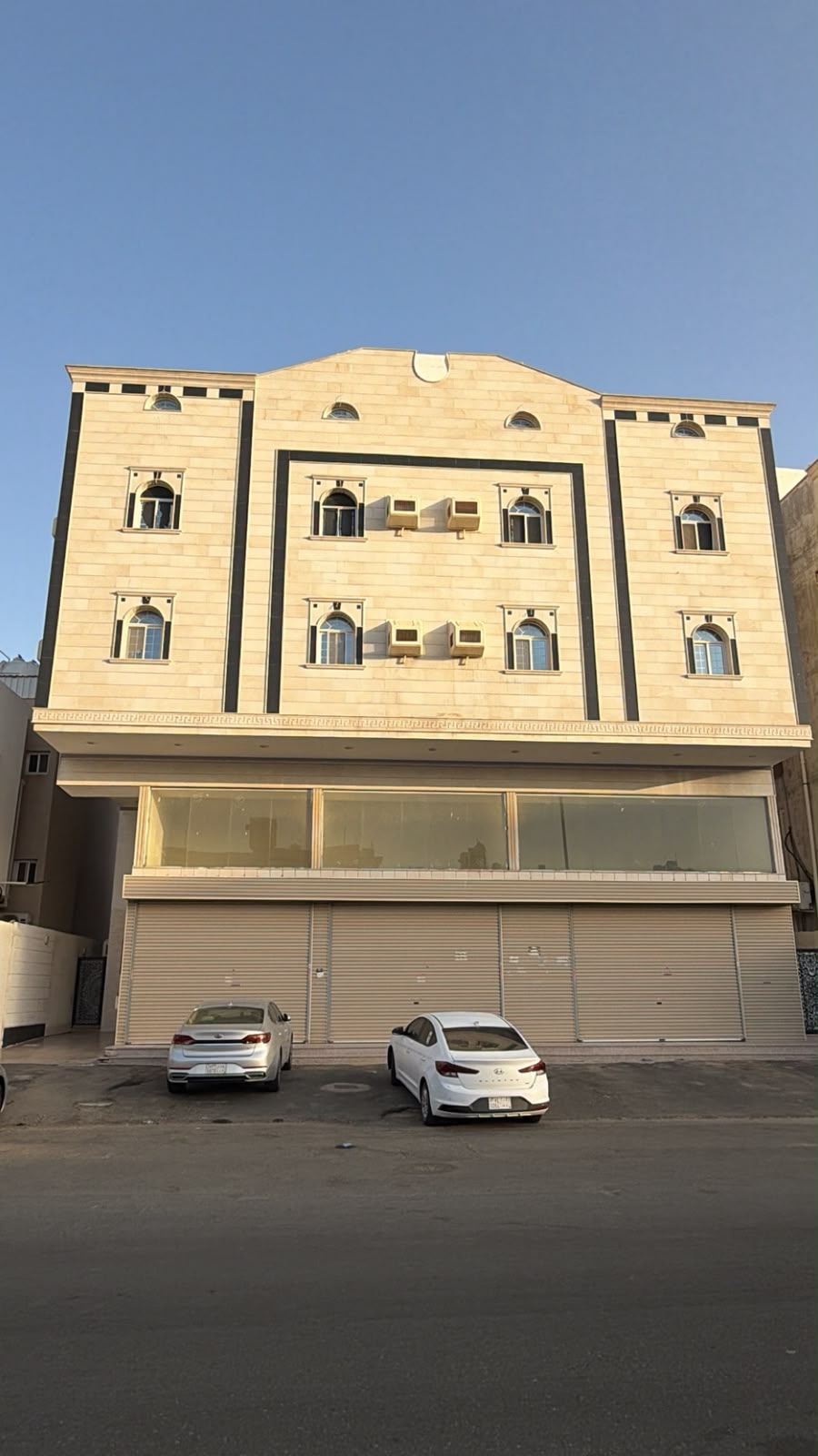 عمارة تجارية سكنية